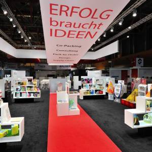 Messestand für STI Group