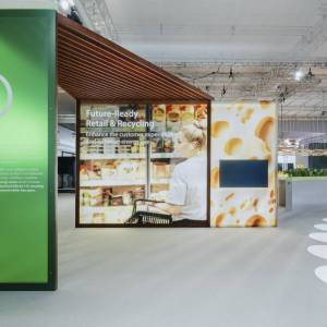 Schneider Electric Messestand HMI 2025