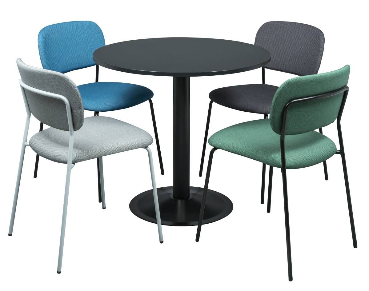 Möbel für ihren Messestand